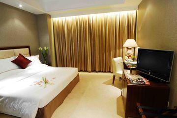 Grand Madison Jinqiao Hotel 5*