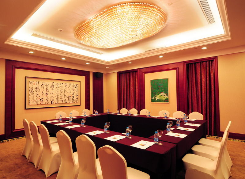 Hotel Grand Madison Jinqiao 5*