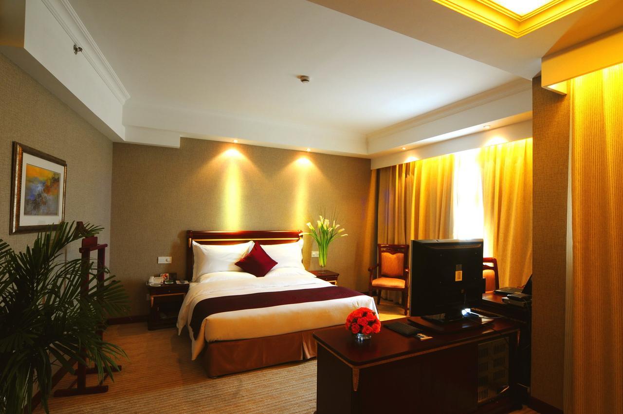 Grand Madison Jinqiao Hotel