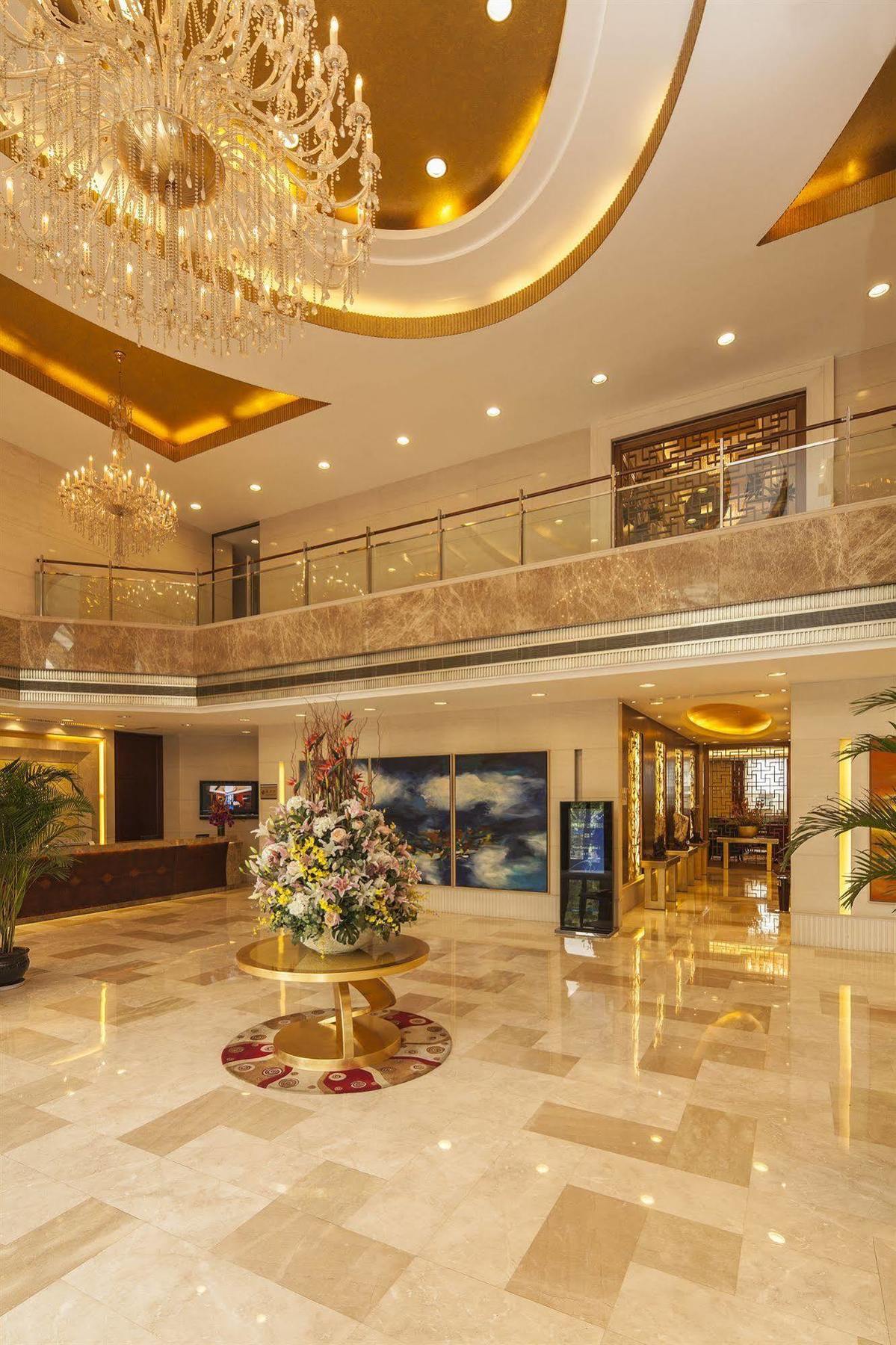 Hotel Grand Madison Jinqiao 5*