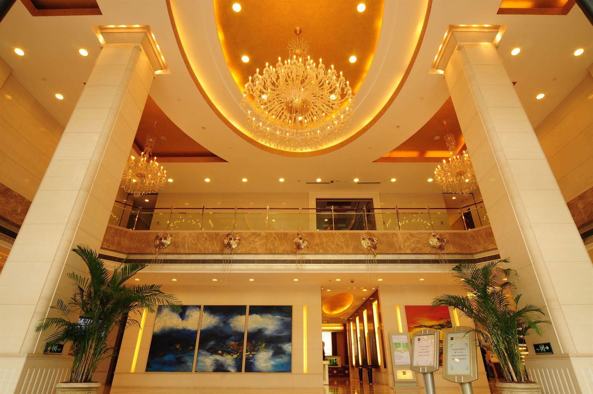 Grand Madison Jinqiao Hotel