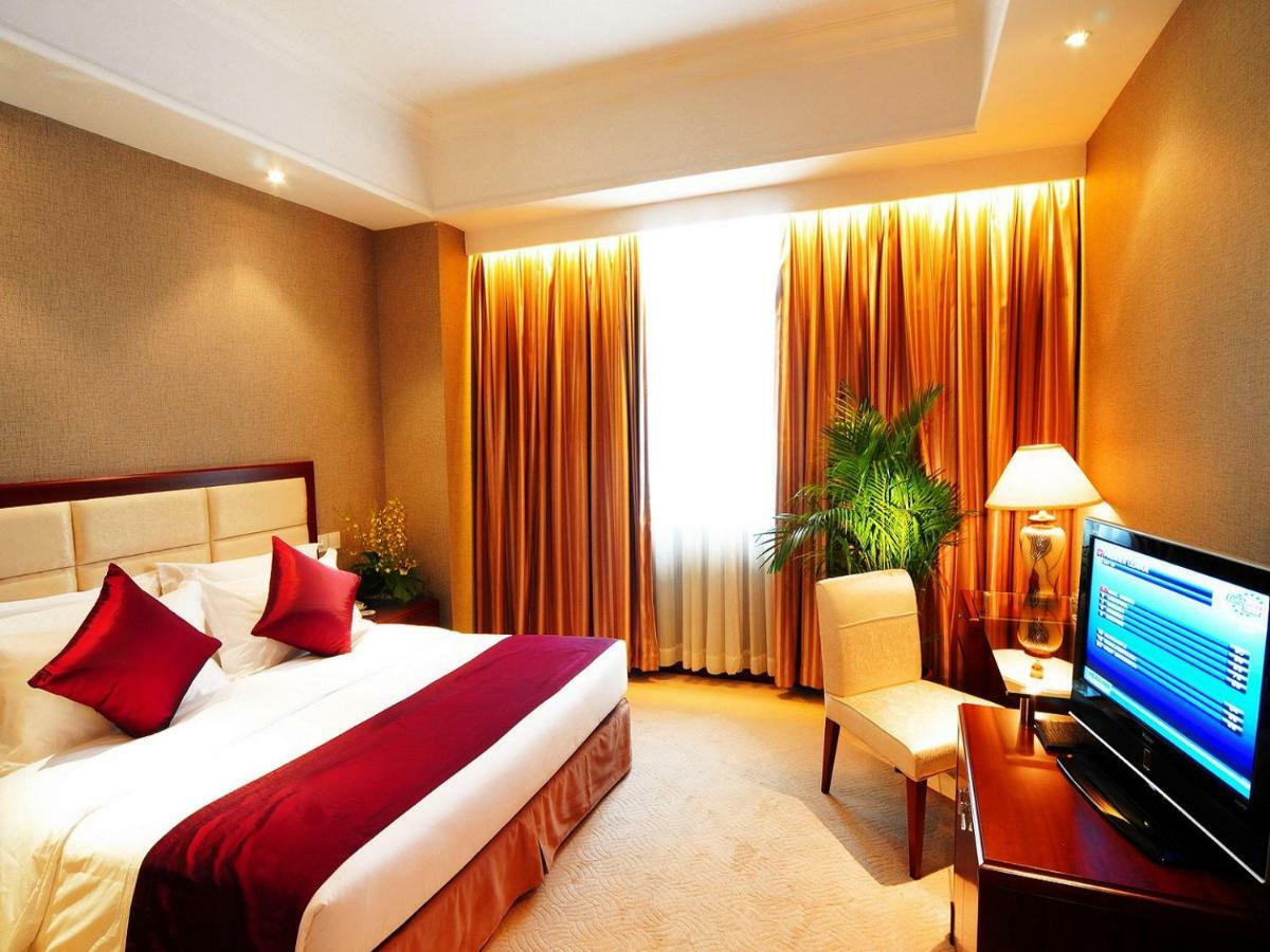 Grand Madison Jinqiao Hotel